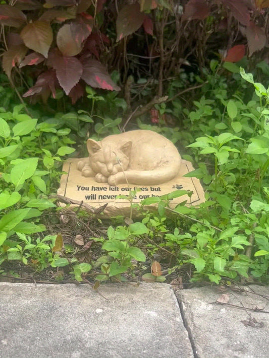 3D Cat Memorial Stone with Sleeping Cat Figure for Garden Tributes