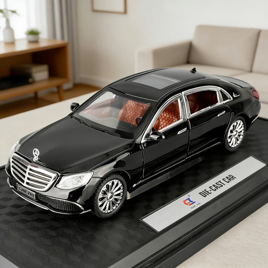Mercedes-Benz E300 Diecast Model Car, 1:24 Scale Zinc Alloy Static Replica with Opening Doors