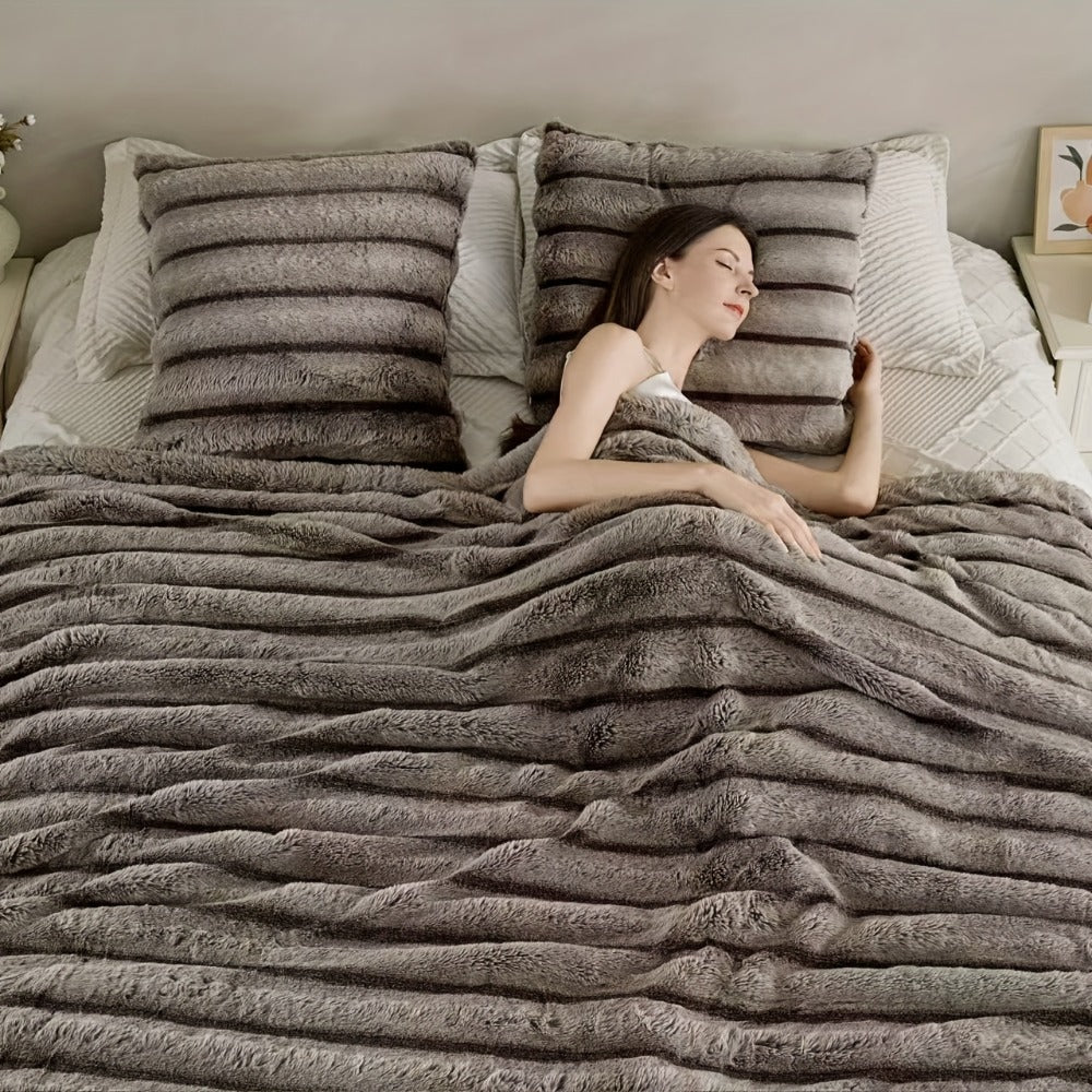 Double-Layer Faux Rabbit Fleece Blanket – 450-500gsm Thickened Soft Warm Throw for Bed, Couch & Travel, All Season, 3 Colors, 5 Sizes