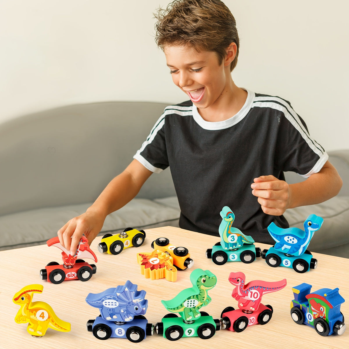 Magnetic Dinosaur Number Train – 11-Piece Wooden Train Toy with Dinosaur Engine & 10 Numbered Cars