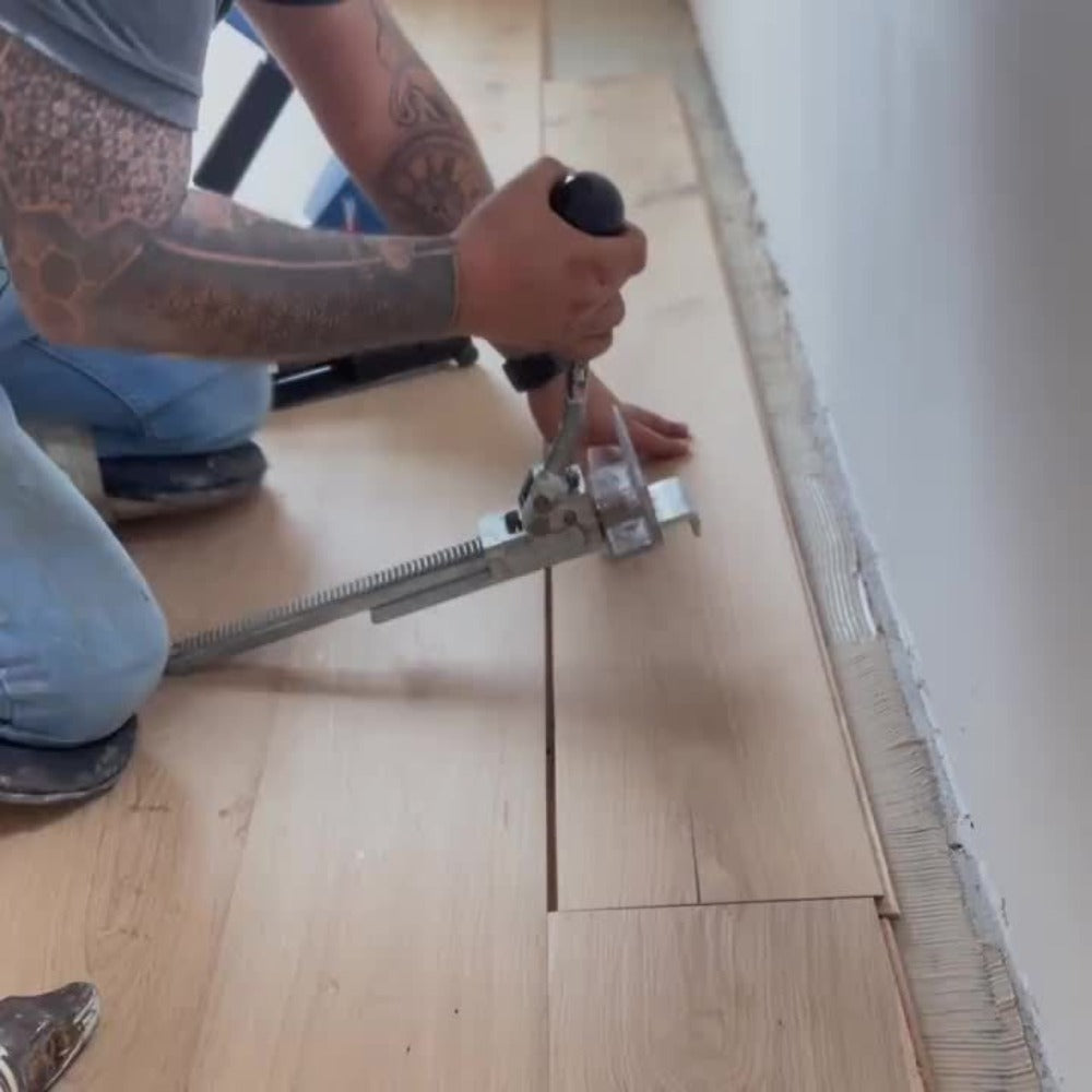 Hardwood Flooring Jack & Positioning Tool for Installing & Straightening Hardwood Floors – Professional Floor Installation Tool for Tongue & Groove, Laminate & Engineered Wood Flooring