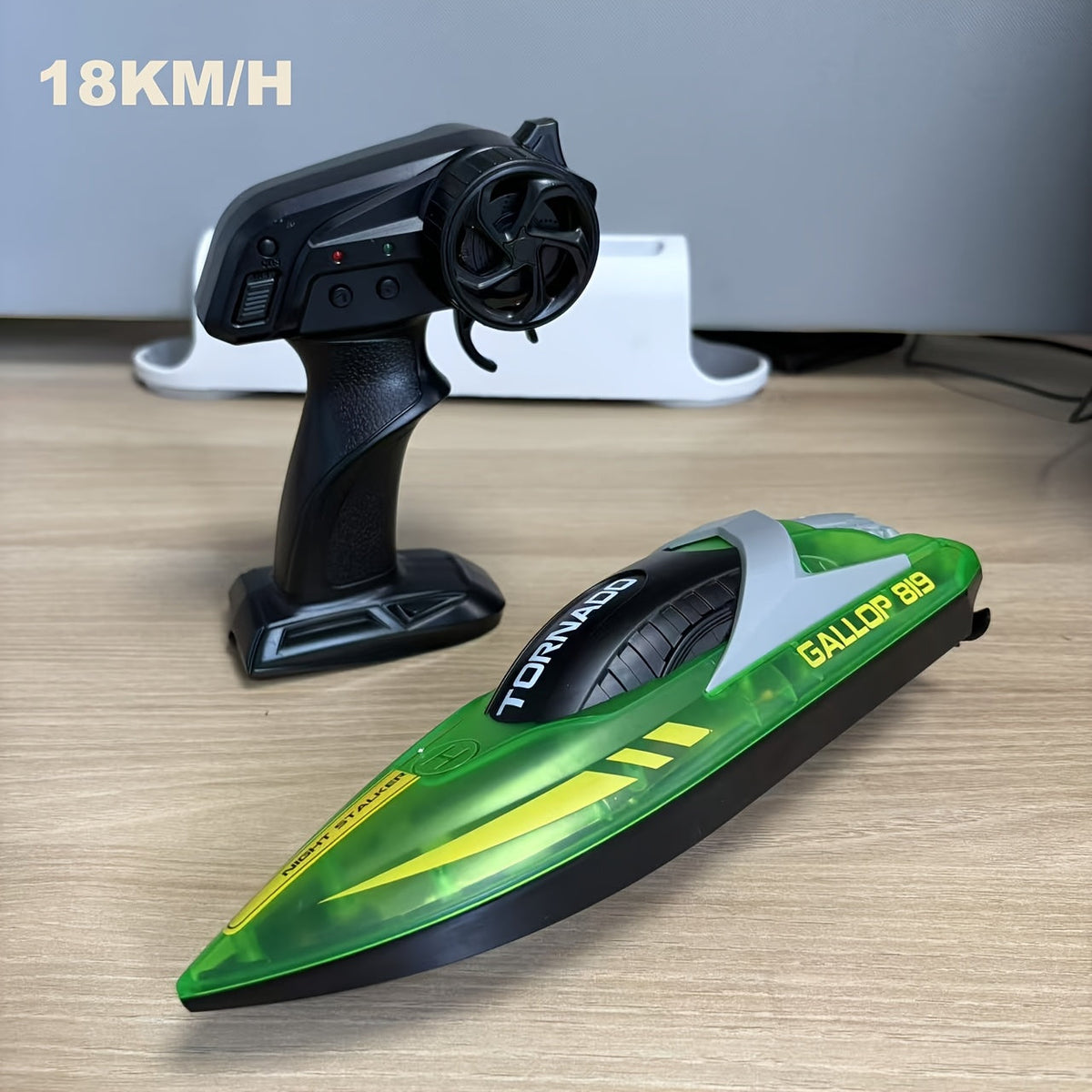 25 km/h RC Speedboat with Self-Righting and Night Light