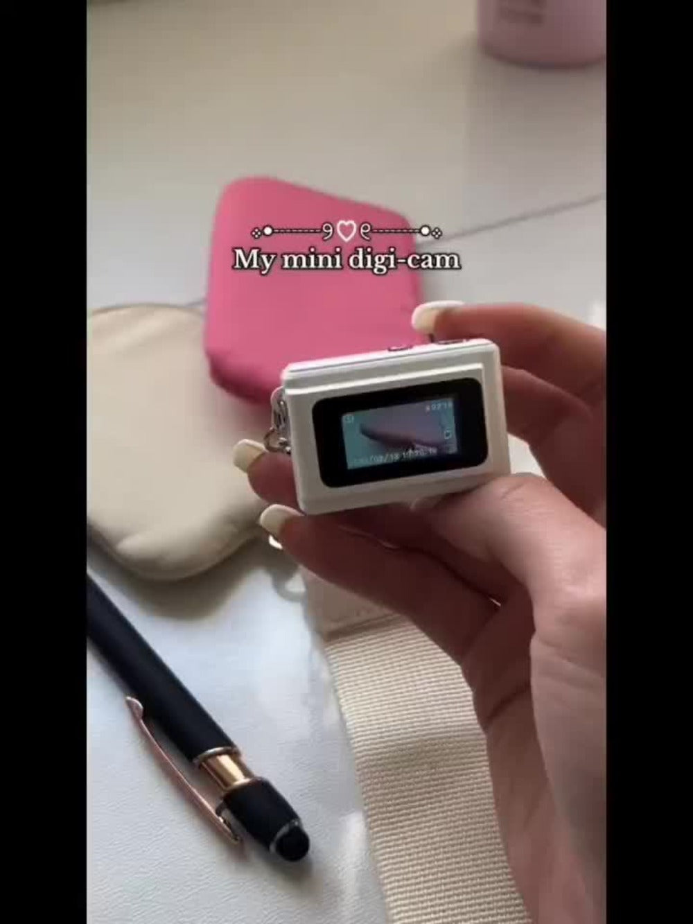 Keychain Mini Digital Camera 16X Zoom Autofocus & Shock-Proof | 2.8-Inch Screen Point-and-Shoot Cam for Travel & Vlog – Ideal Birthday Gift for Adults, Friends & Beginners