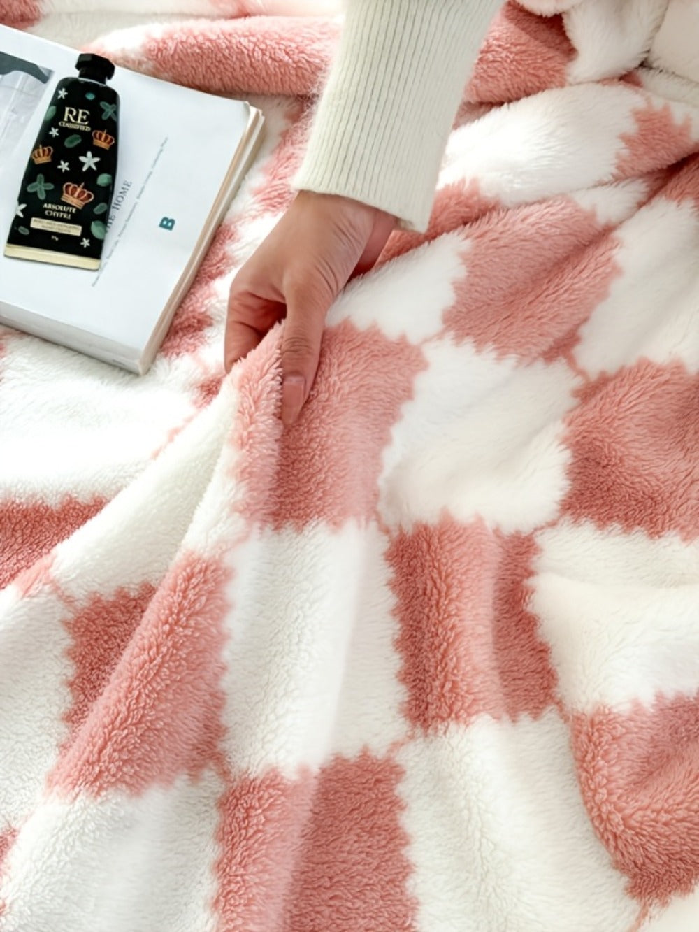 French Plaid Double-Sided Flannel Blanket – Soft Panda & Grid Pattern Throw for Sofa, Bed & Travel, Machine Washable, 6 Designs, 4 Sizes