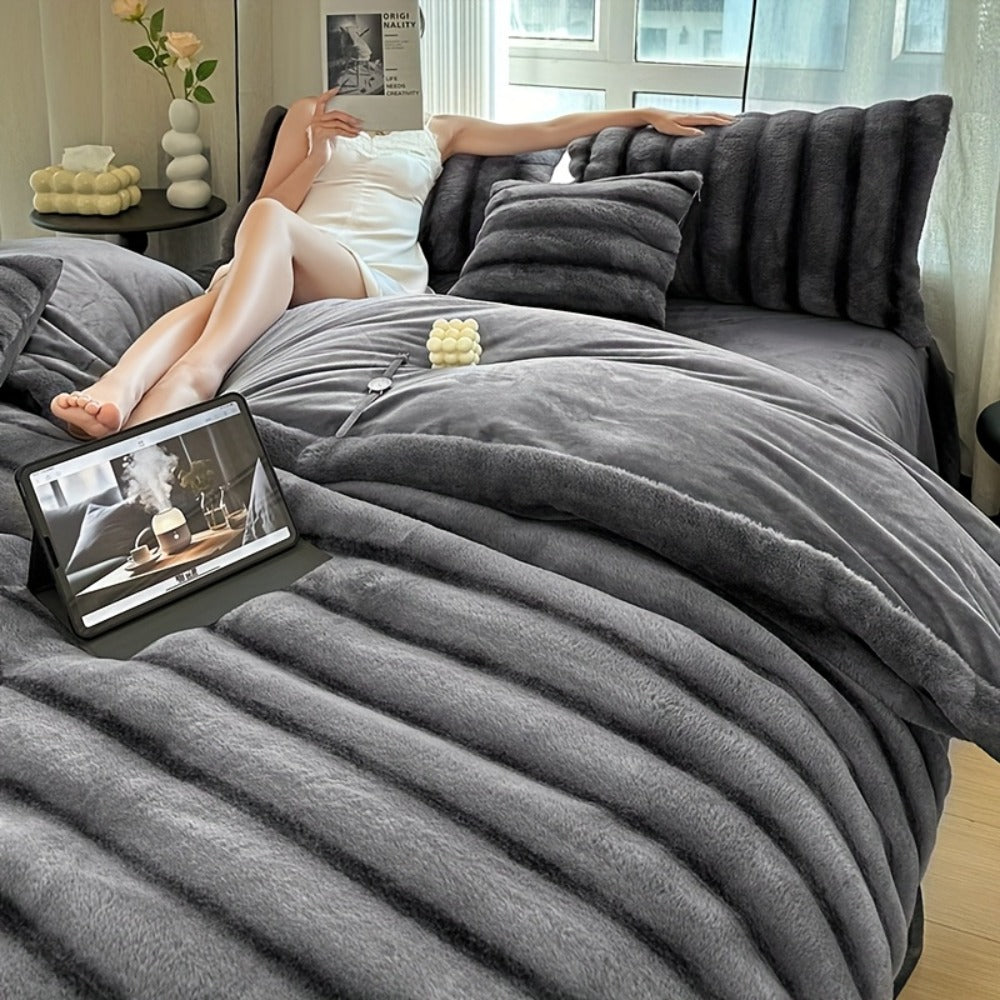 Double-Layer Faux Rabbit Fleece Blanket – 450-500gsm Thickened Soft Warm Throw for Bed, Couch & Travel, All Season, 3 Colors, 5 Sizes