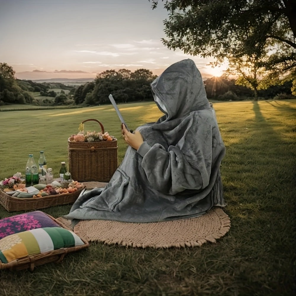 Wearable Hooded Blanket – Reversible Oversized Sherpa Throw with Kangaroo Pocket & Socks, Machine Washable, Christmas Gift, 4 Styles