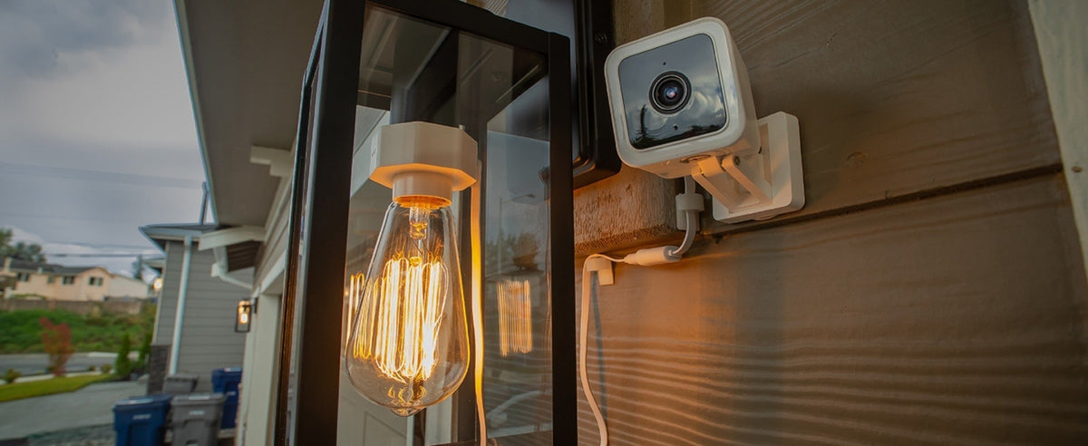 Wyze Lamp Socket Power Adapter for Wyze Cam v3 & v4 – Powers Camera via Exterior Light Fixture, Motion-Activated Security Light, Dusk to Dawn Scheduling, Wireless Sync Up to 5 Sockets, Wyze App (Camera Sold Separately)