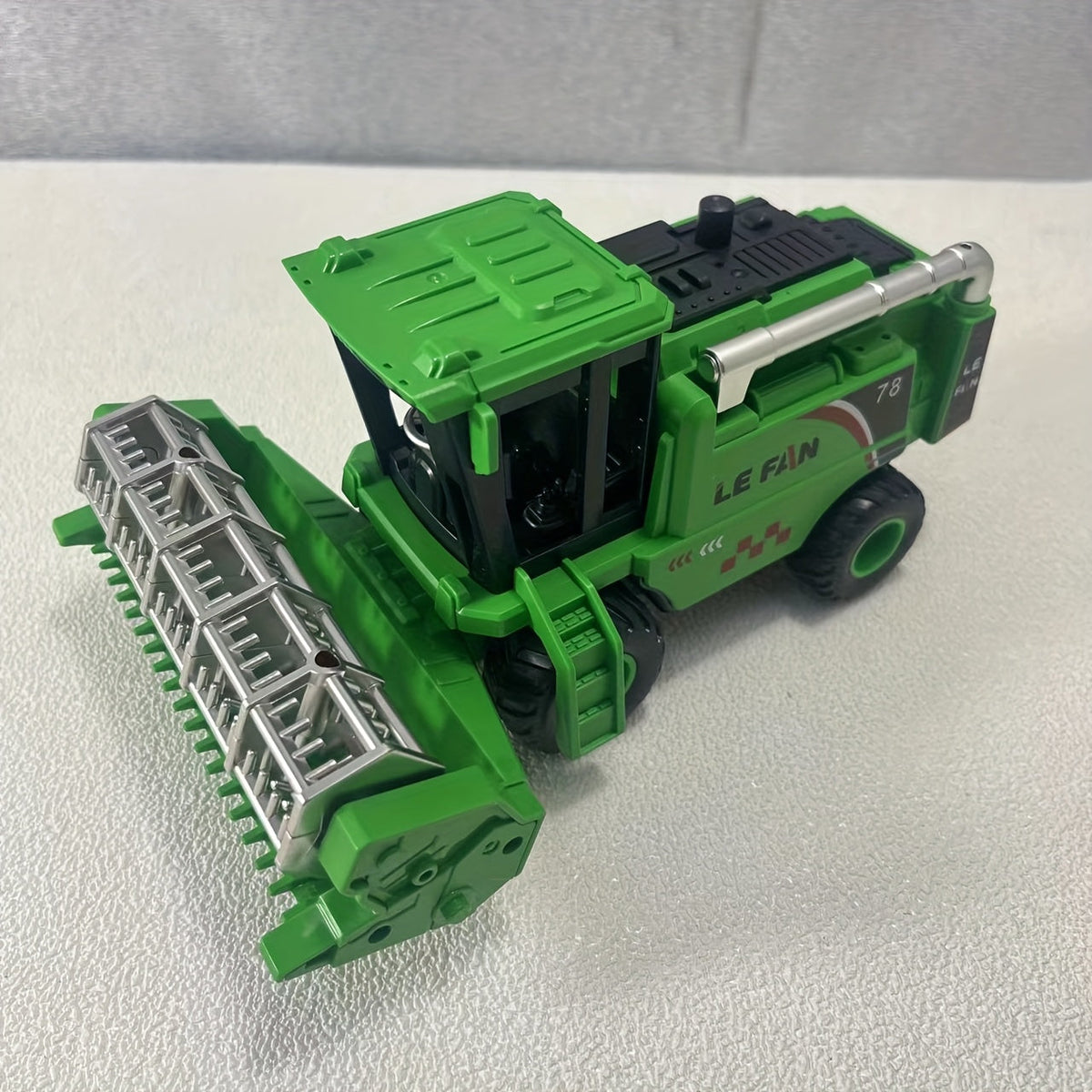 Wheat Harvester Toy Car – Friction Powered Farm Vehicle Model for Kids, Green
