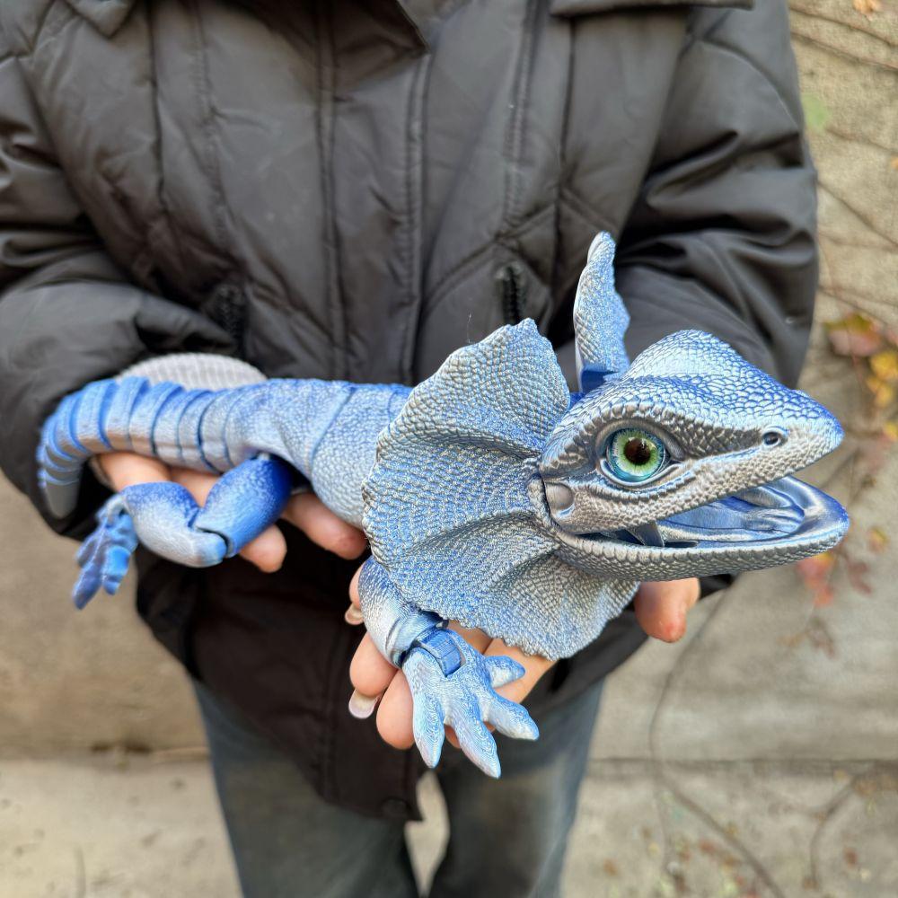 Frilled Neck Lizard Figurine 3D Printed – Large Umbrella Lizard Animal Sculpture 8 Color Styles, Reptile Collectible Desk Decor Unique Gift for Reptile Lovers Kids Teens Adults