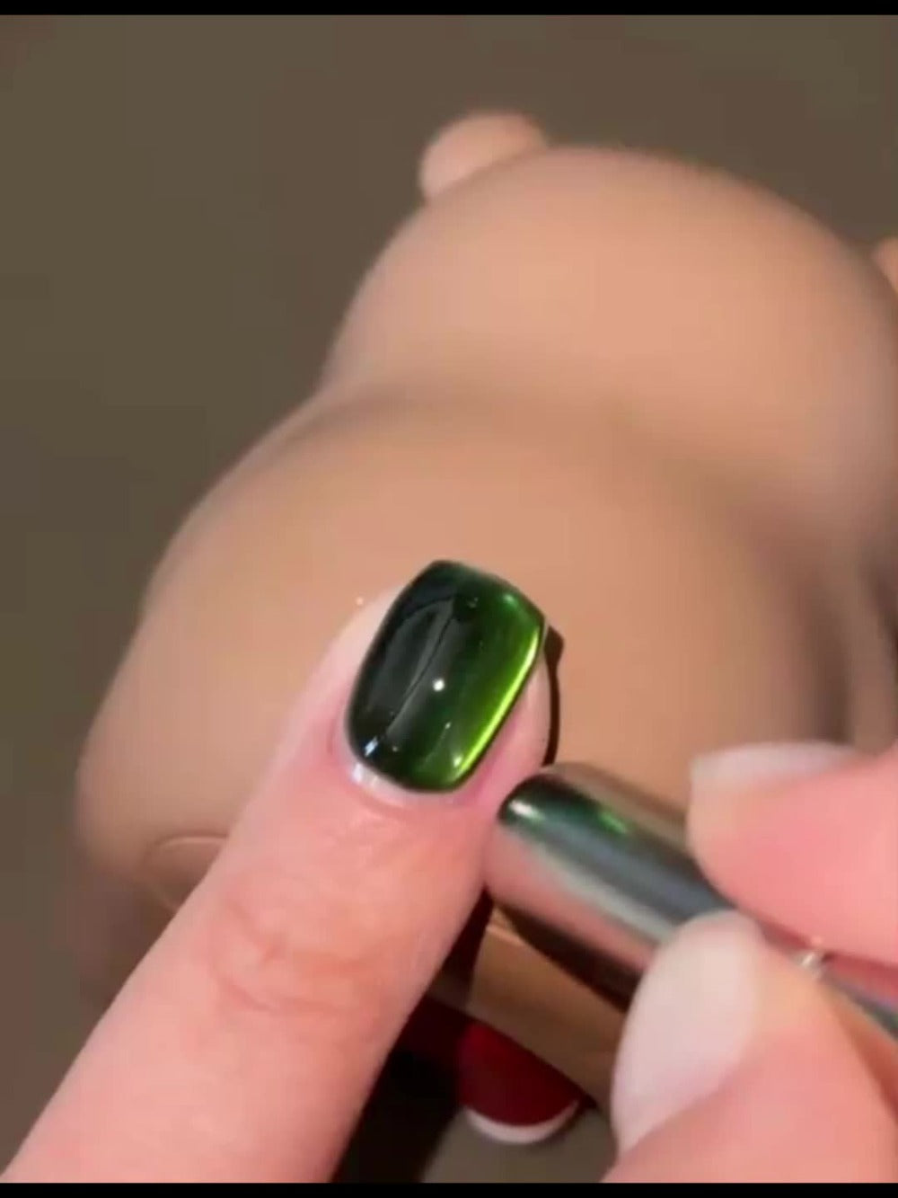 Cat Eye Gel Nail Polish Imperial Green — Magnetic Shimmer Effect Soak Off LED UV Long Lasting 30 Days | BORN PRETTY MY269 Deep Jewel Tone Green Nail Art | DIY Home Salon Manicure 10ml
